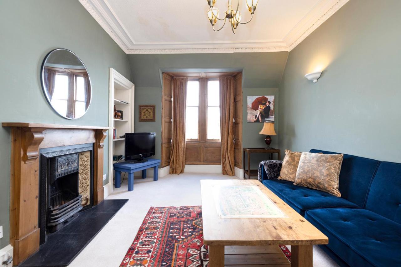 Joivy Old Town 1-Bed Apartment With Stunning Views Edinburgh Exterior photo