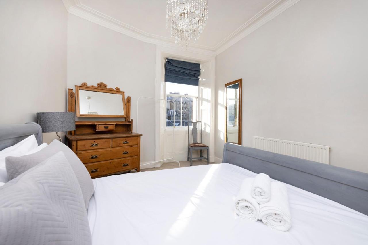Joivy Old Town 1-Bed Apartment With Stunning Views Edinburgh Exterior photo